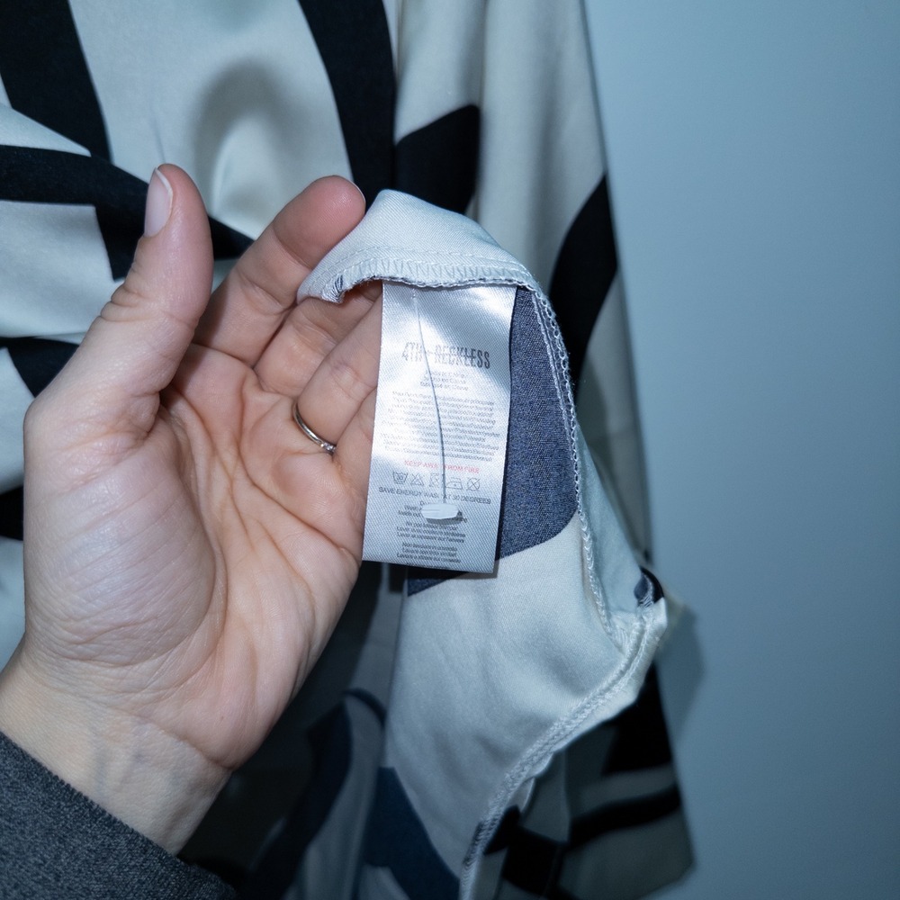 4th & Reckless ASOS Black & White Mono Print Satin Button Down Top Size XXL - Picture 6 of 9